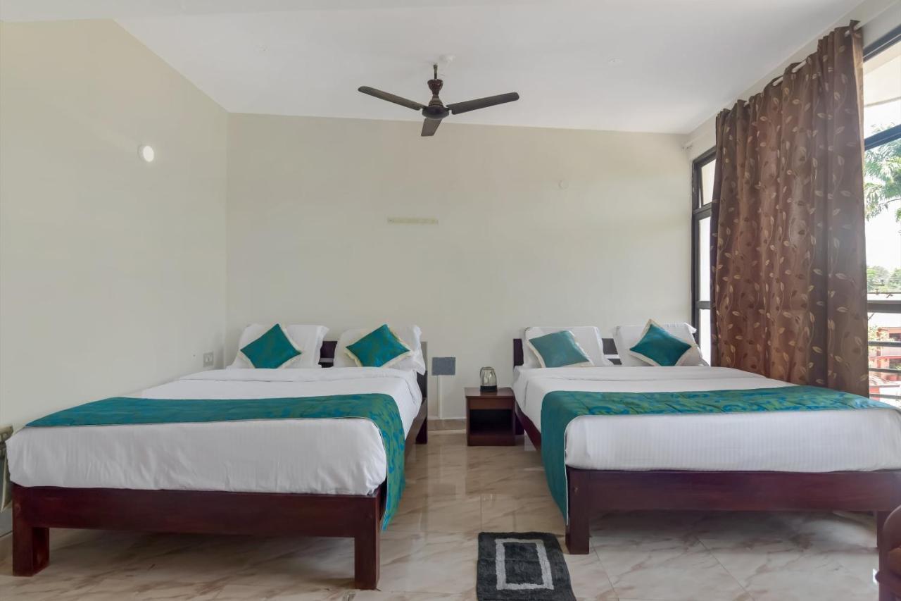 Oyo 13581 Hotel Raj Мадикери Экстерьер фото
