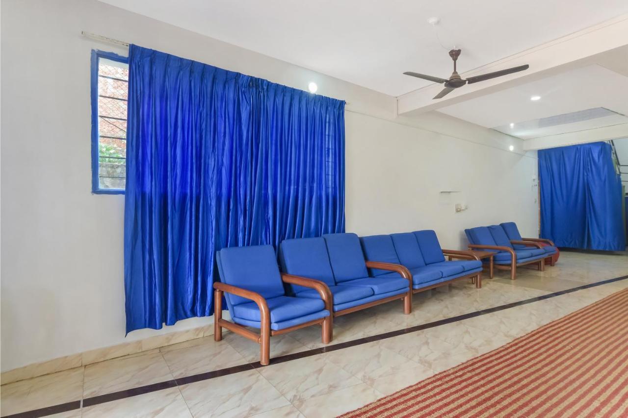 Oyo 13581 Hotel Raj Мадикери Экстерьер фото