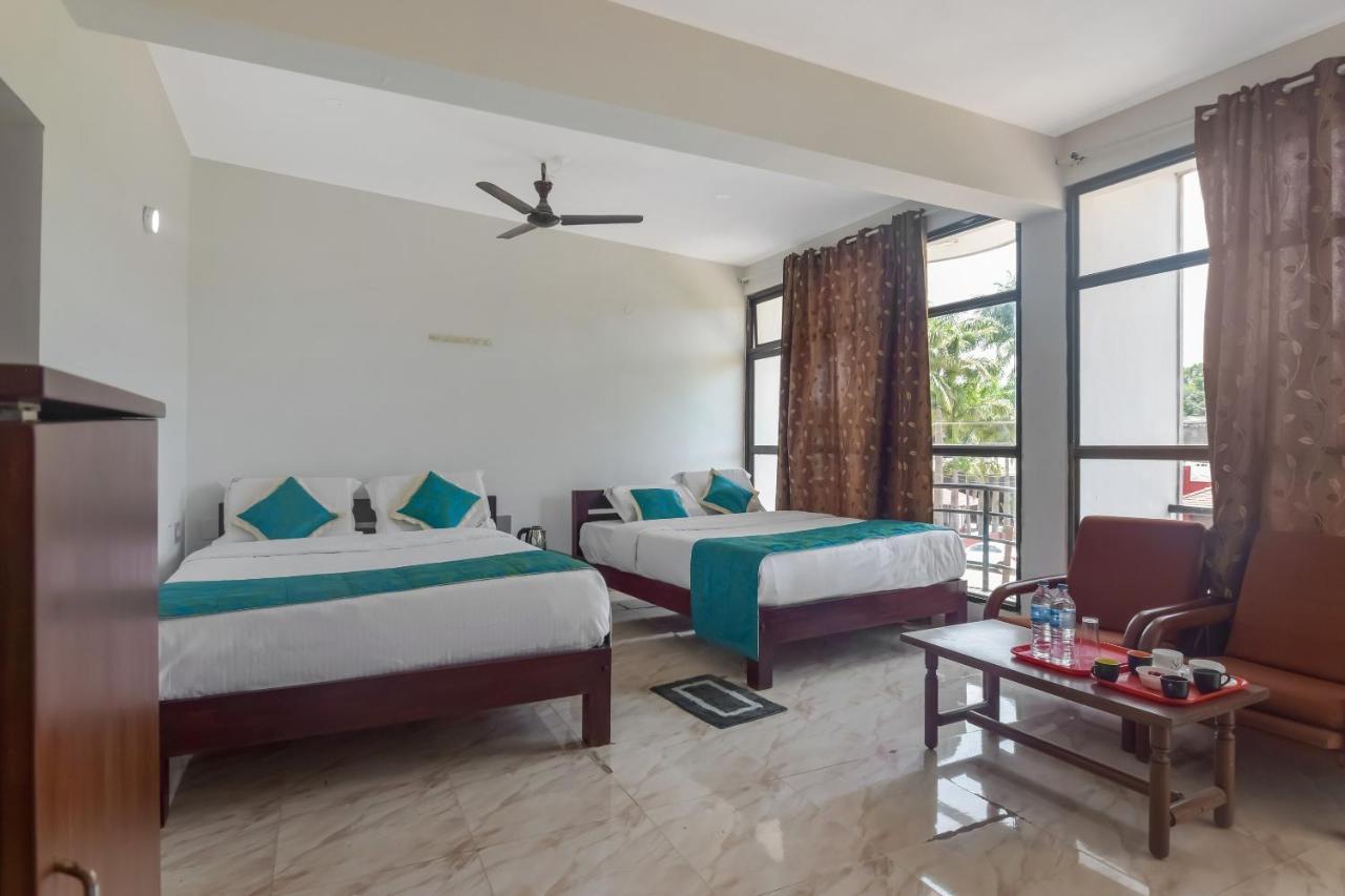 Oyo 13581 Hotel Raj Мадикери Экстерьер фото