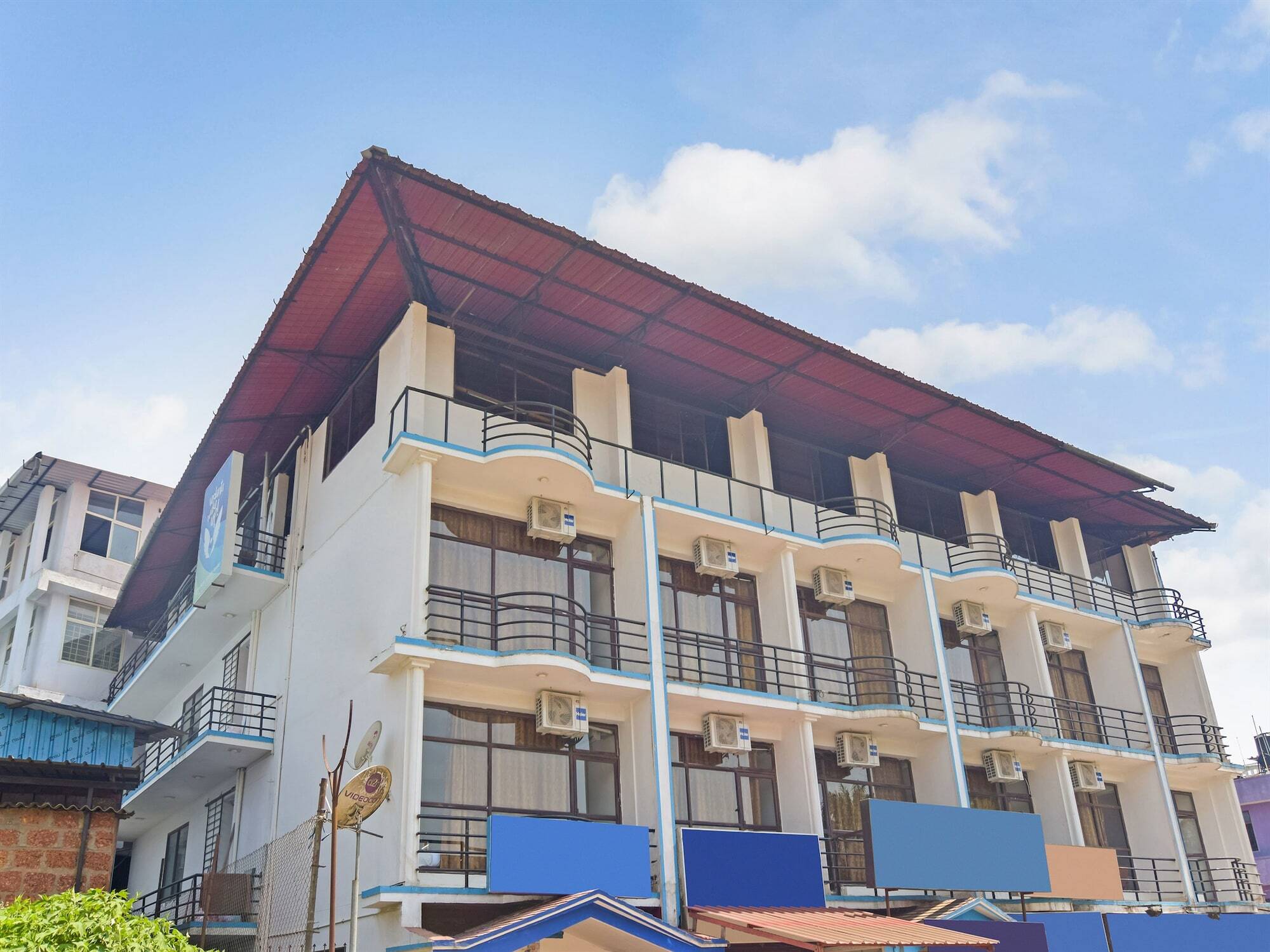 Oyo 13581 Hotel Raj Мадикери Экстерьер фото
